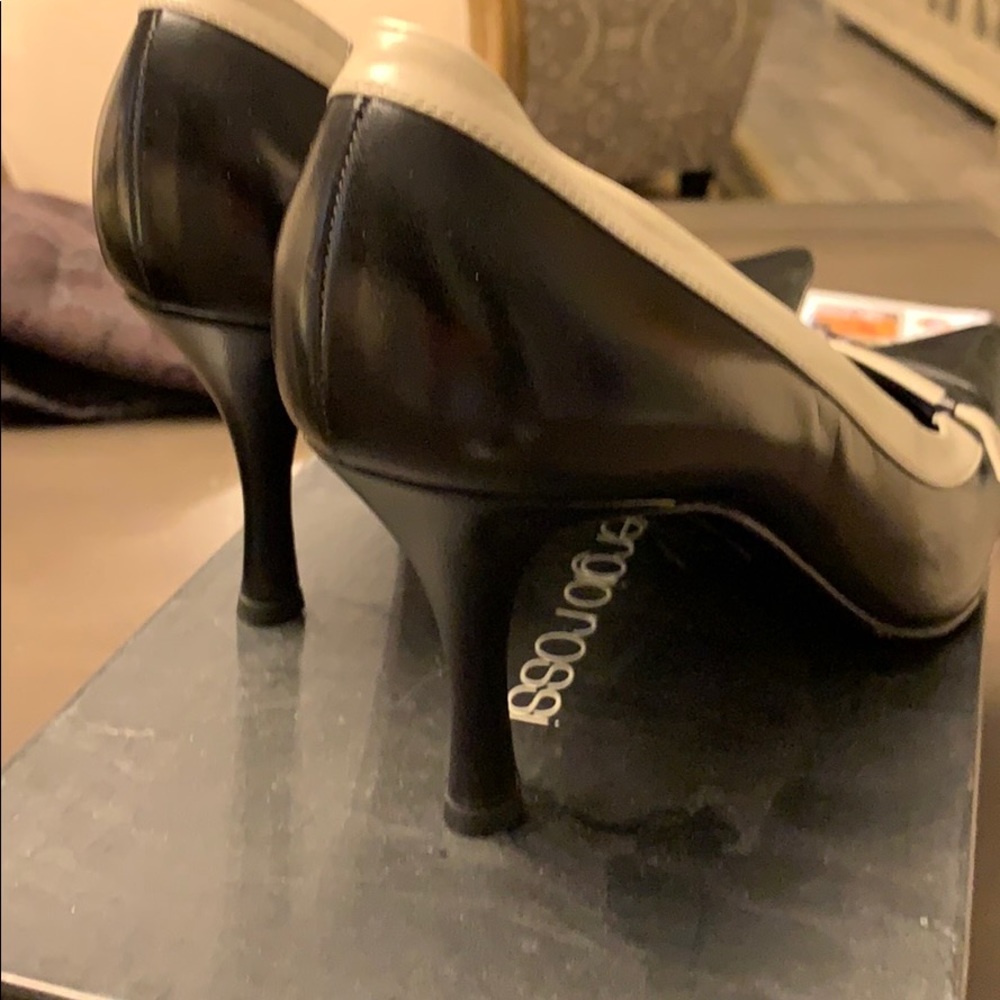 Pumps - Picture 3 of 3